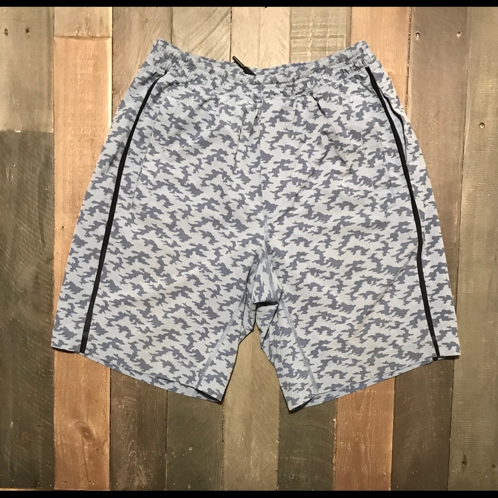 Men’s Lululemon athletic Shorts Small